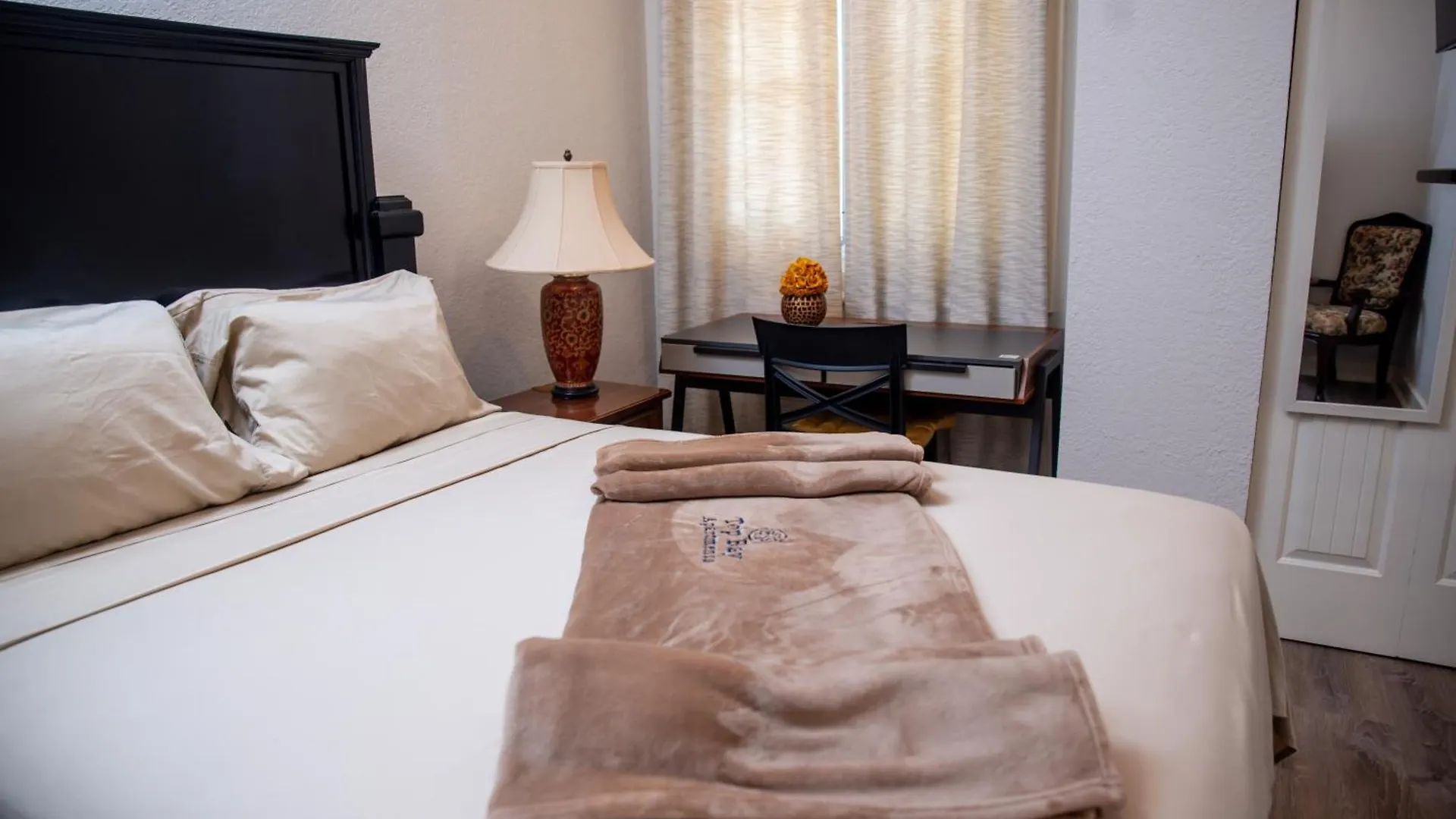 Top Bay Apartments - All 5 Units Montego Bay