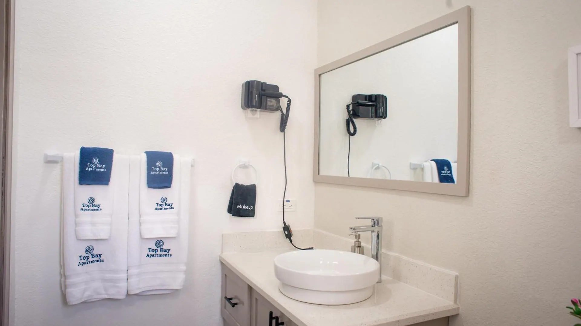 Top Bay Apartments - All 5 Units Montego Bay