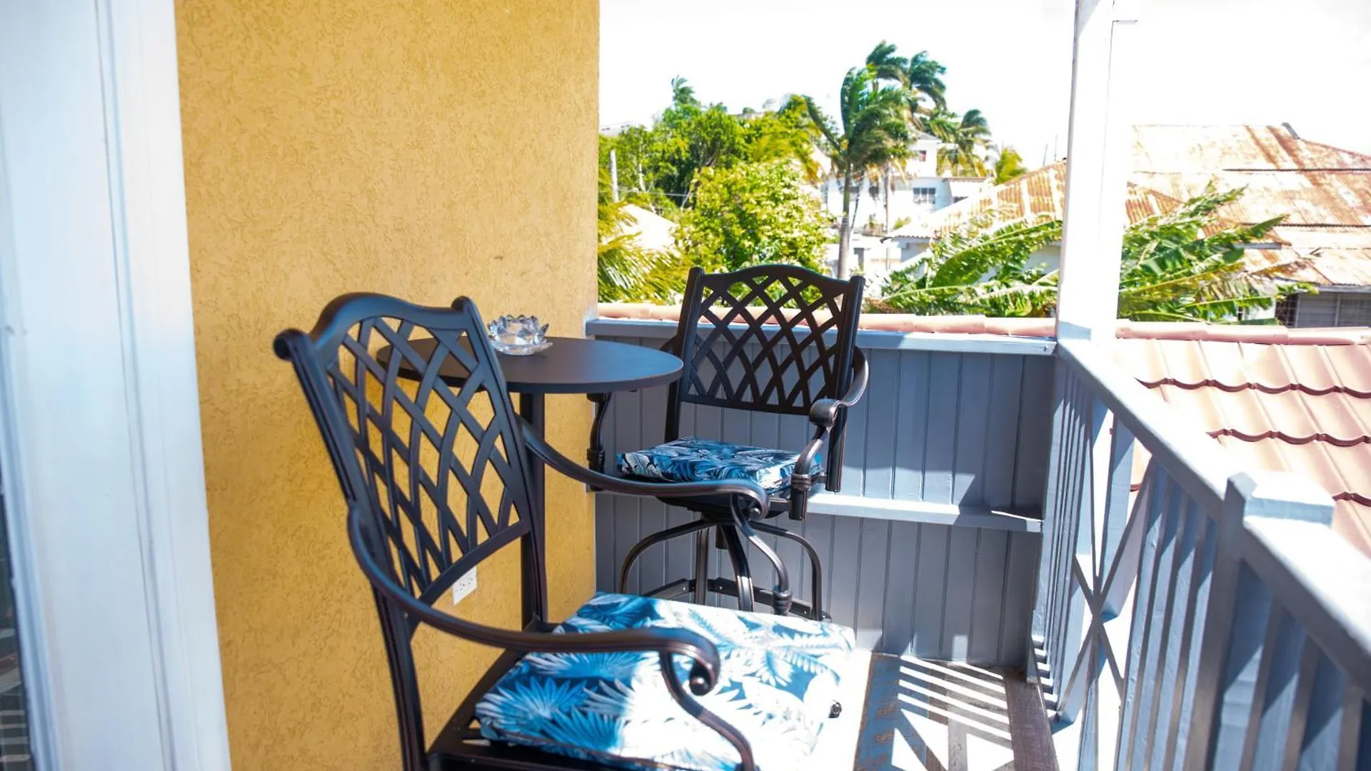 Top Bay Apartments - All 5 Units Montego Bay