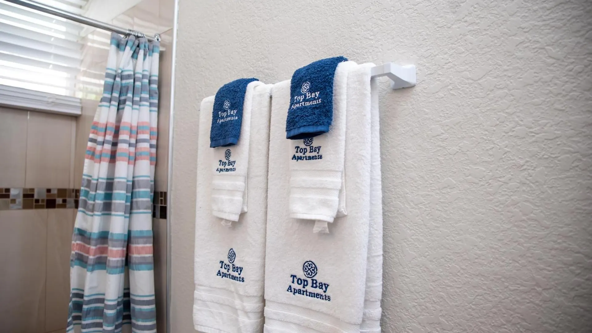 Top Bay Apartments - All 5 Units Montego Bay